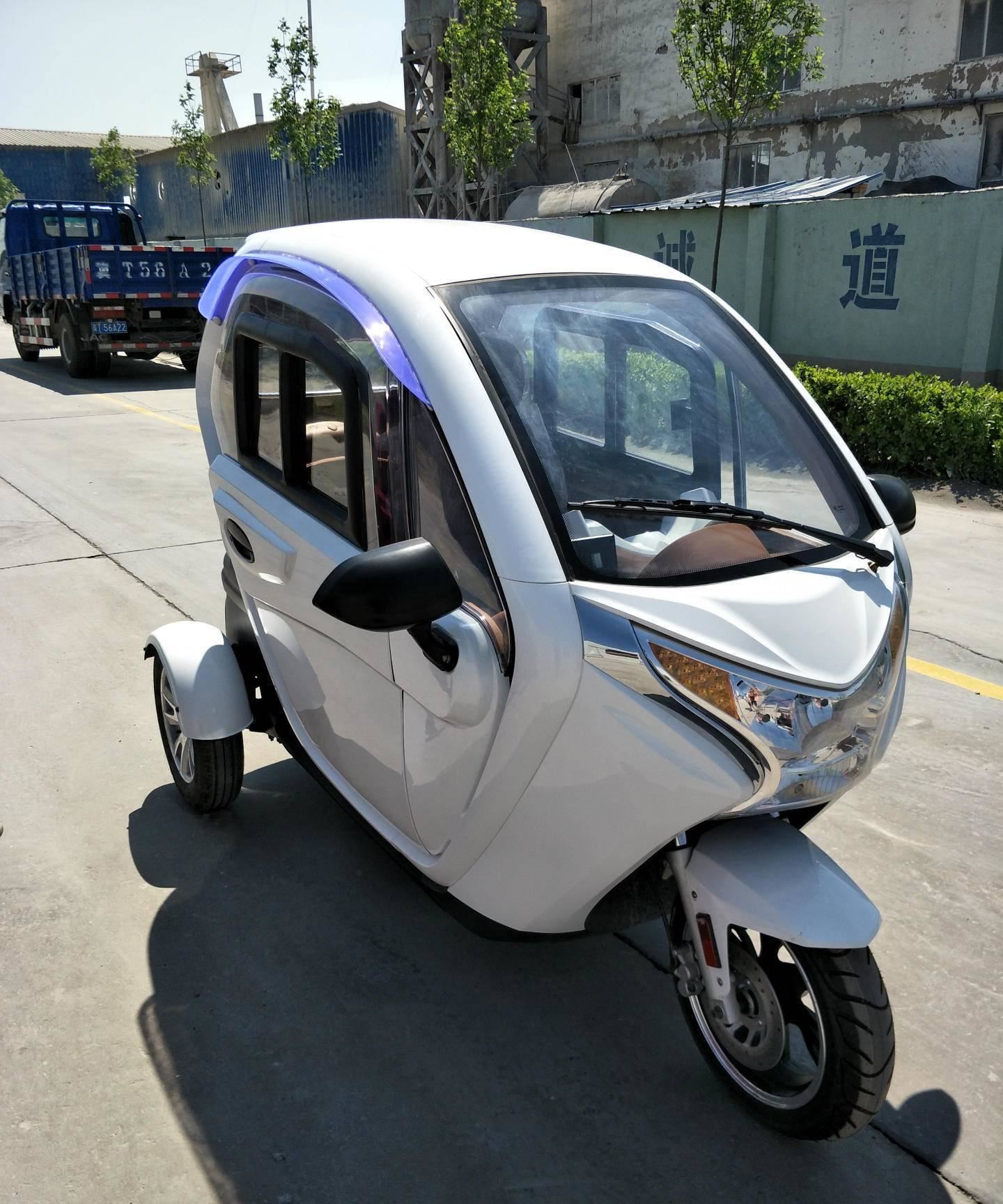 批发代理电动残疾人专用电动接送小孩全封闭三轮电车