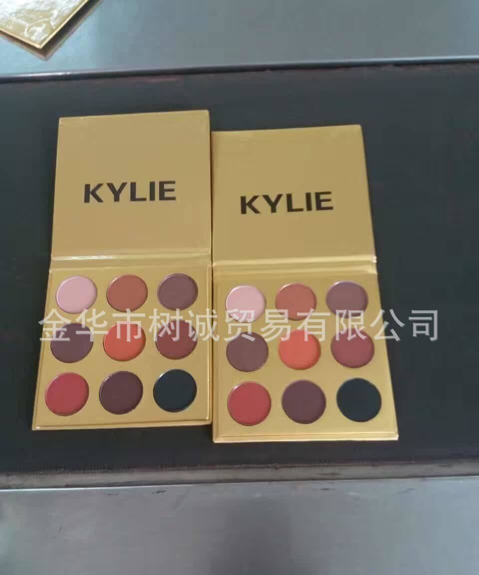 Kylie眼影金裝限量版金色眼影盤大地色 9色眼影現(xiàn)貨升級(jí)金卡6張