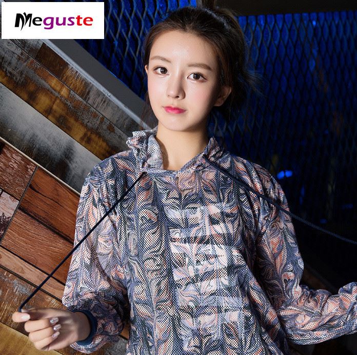 瑜伽服罩衫鏤空美背速干網(wǎng)紗瑜伽服 長袖孔雀羽印花連帽防曬罩衫