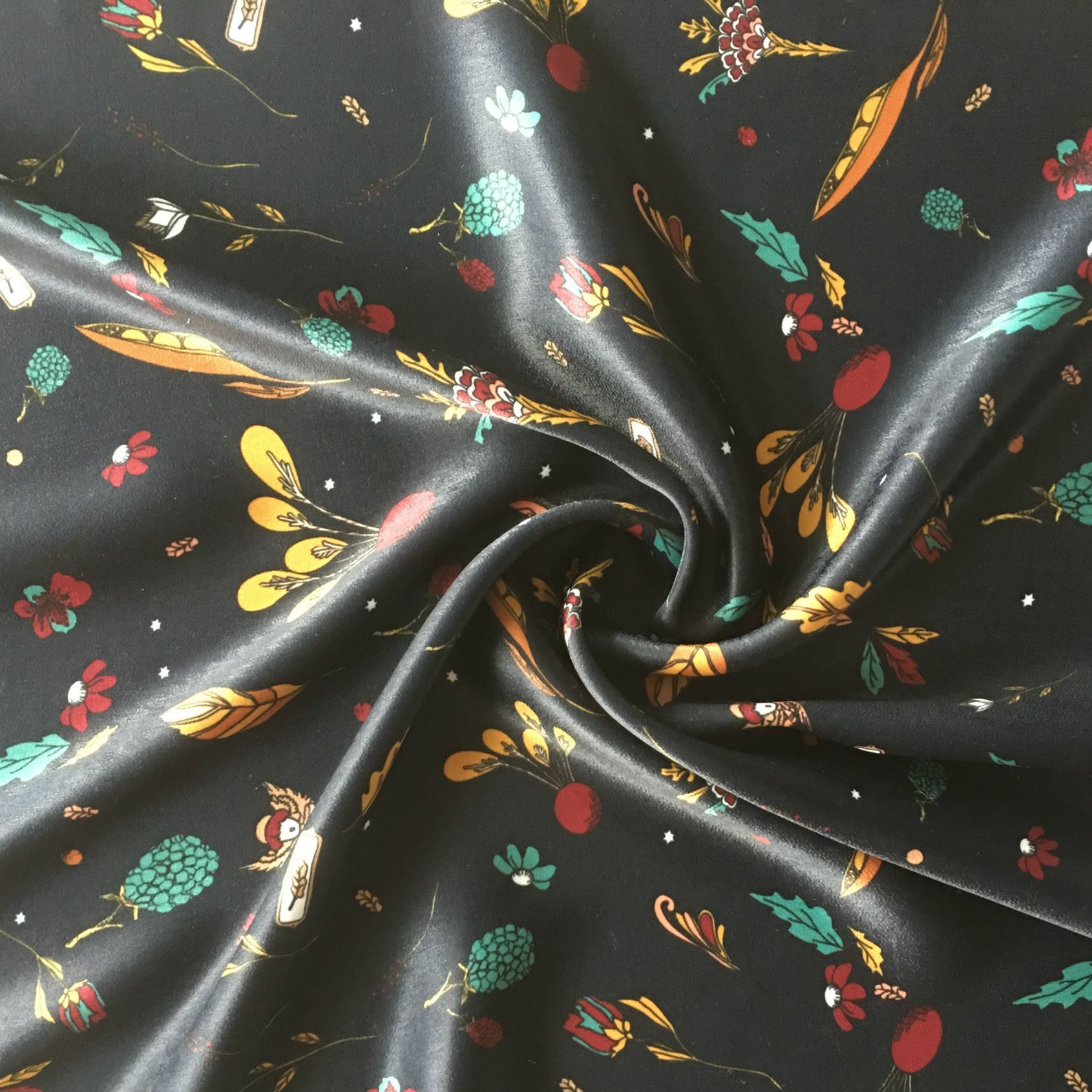 涤纶数码印花 富贵绒布底 女装服装面料 可加工定制 厂家直供