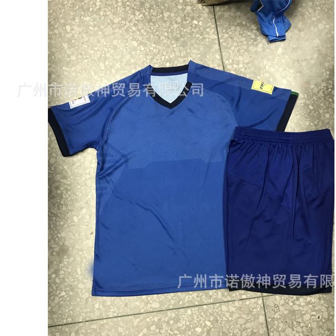 廠家批發(fā)無(wú)標(biāo)B貨17-18承接訂單足球服意大利球衣各大聯(lián)賽足球套裝