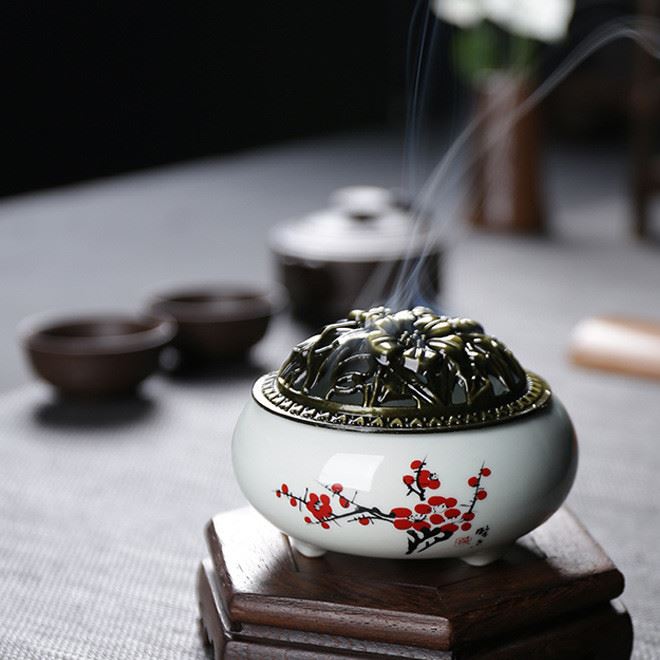 廠家批發(fā) 創(chuàng)意陶瓷香薰?fàn)t青瓷銅蓋線香盤香爐蓮花手工香插爐擺件