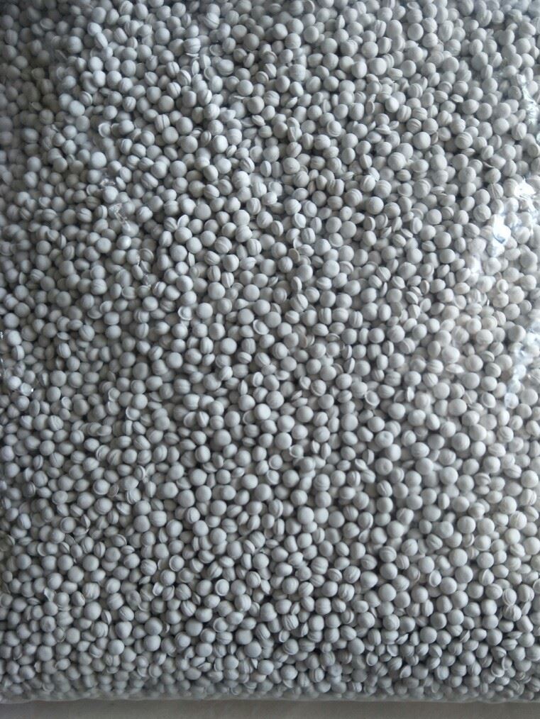 EVA再生料主要用于EVA一次成型造粒片材發(fā)泡降低成本