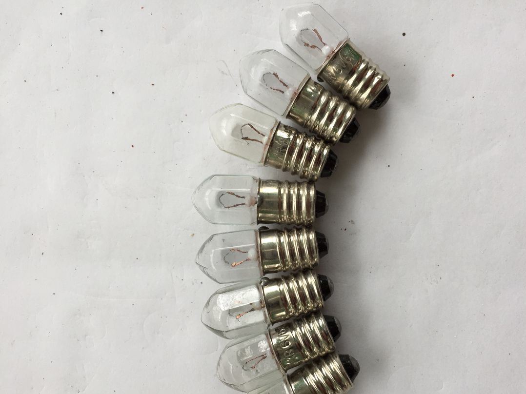 小八角   電珠    廠家生產 12v-8w  6v-6w