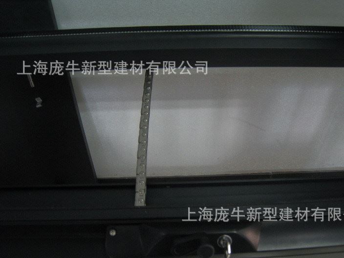 廠家直銷 通過澳大利亞標(biāo)準(zhǔn)門窗 澳式手搖窗 上懸窗