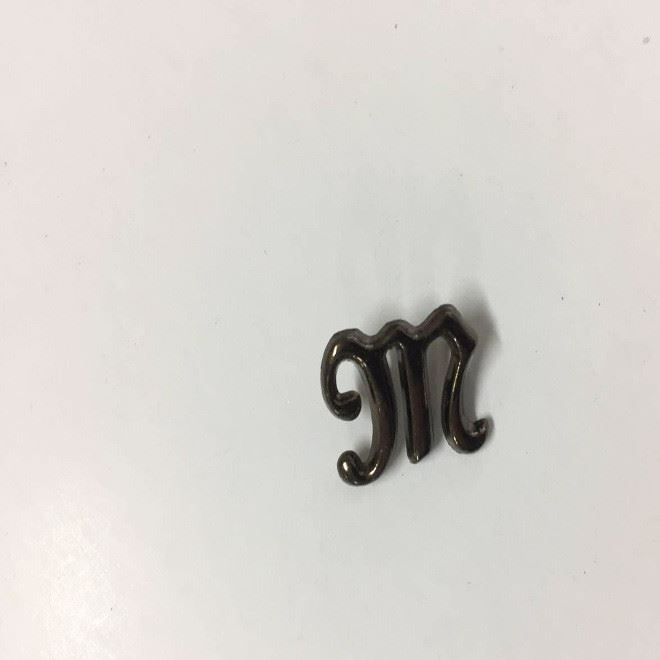 廠家定制 箱包服飾配件  英文字母標(biāo)牌 合金材質(zhì)鏤空字母銘牌