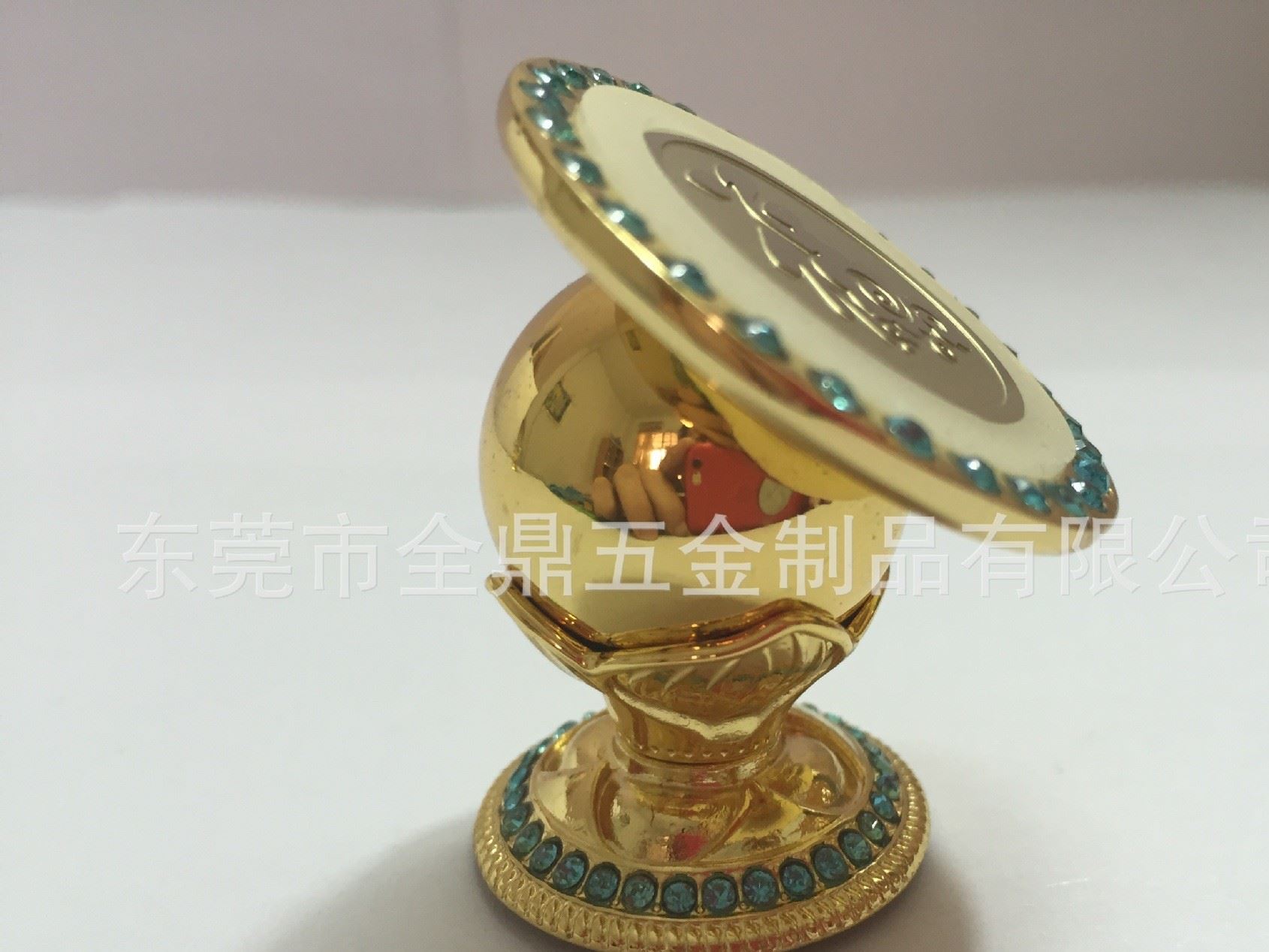 工廠直銷360磁吸手機(jī)支架 高品質(zhì)夜光鑲鉆浮雕手機(jī)支架