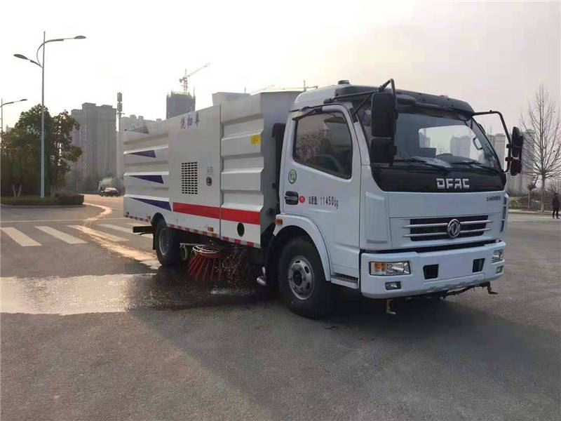 國六東風多利卡5方洗掃車