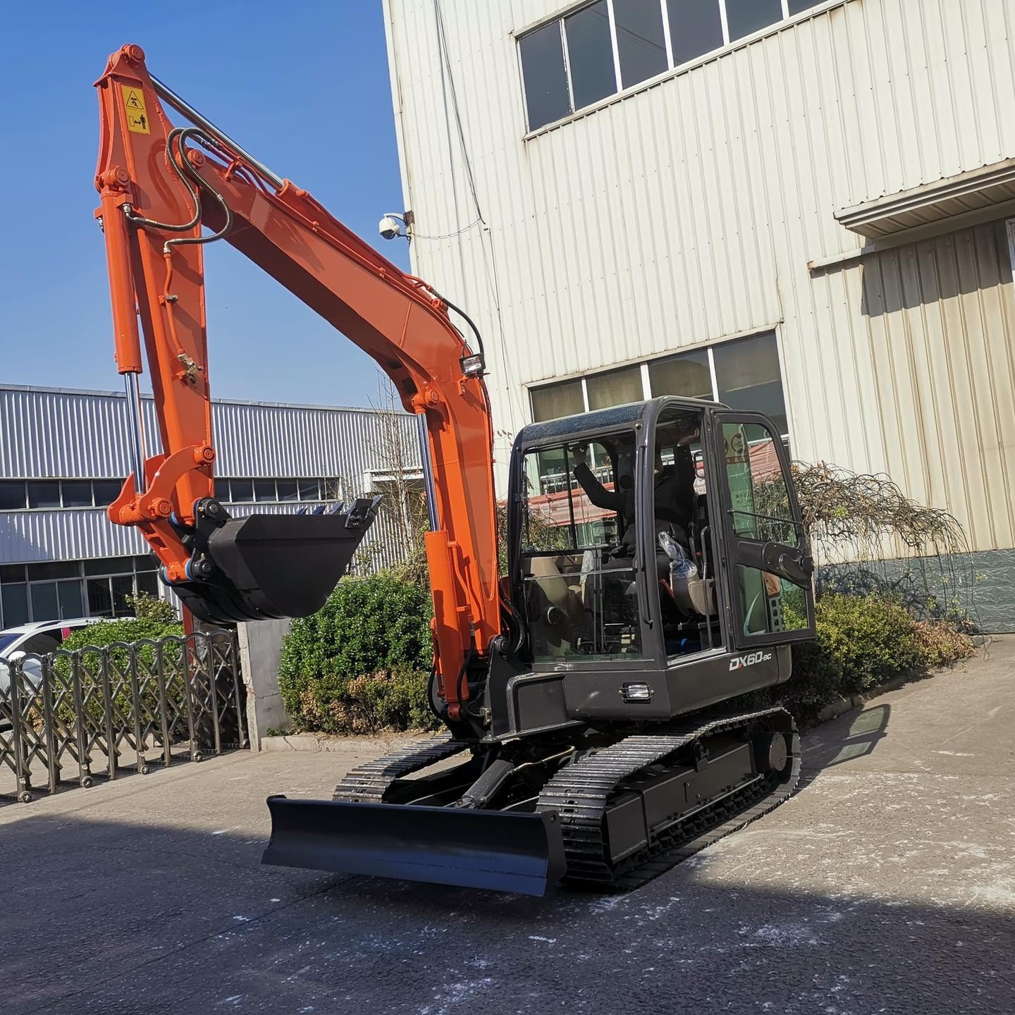 小型抓木機 65挖掘機 配置 斗山液壓系統 4缸發動機 動力強勁 翰岳實力廠家