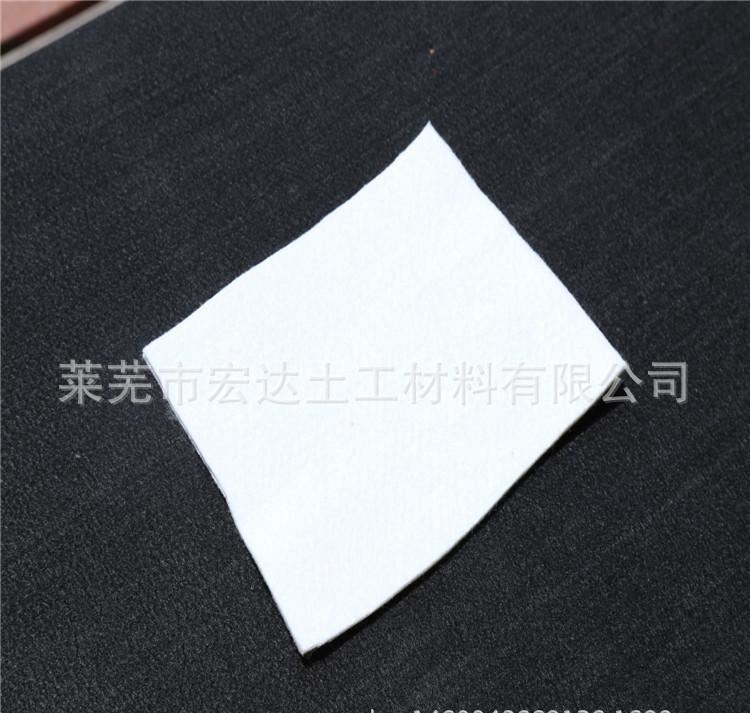 大量批發(fā)銷售防滲hdpe復(fù)合土工膜 多型號長絲復(fù)合土工膜
