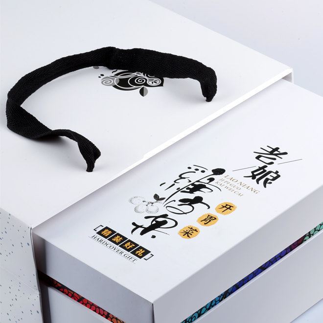 老娘在胃口開老娘雞皮果山黃皮下飯菜零嘴小吃食4300克/盒禮盒裝